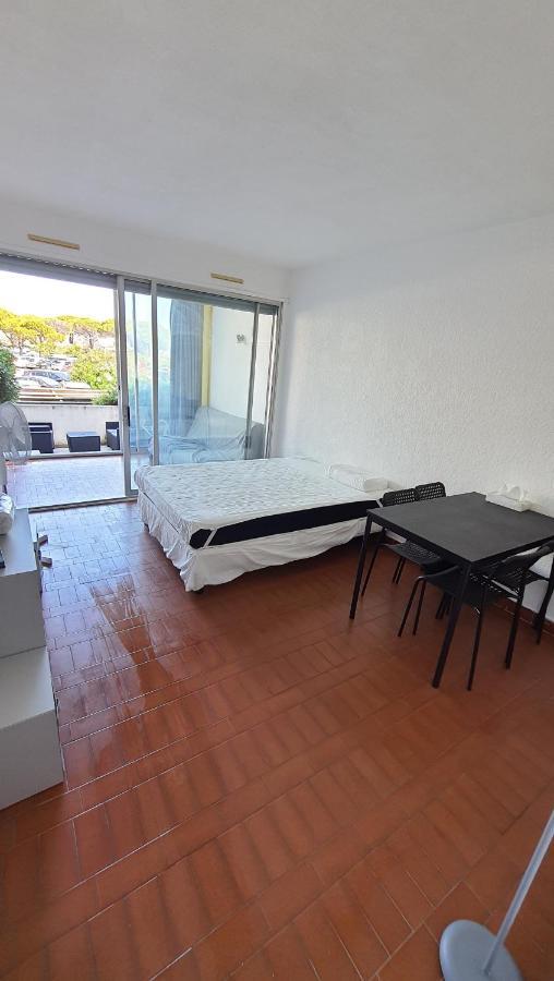 Studio 137 Port Camargue, Piscine, Climatisation, 4 Personnes เลอ โกร-ดู-รัว ภายนอก รูปภาพ